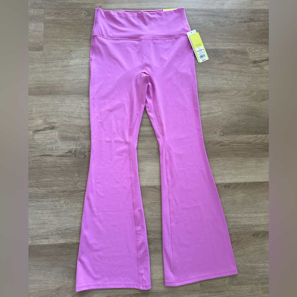 Ultra High-Rise Flare Legging